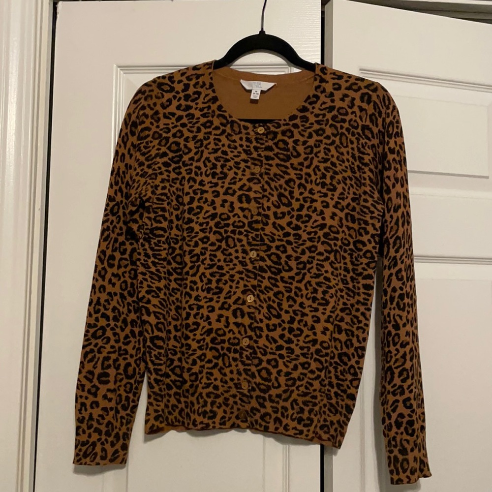 Time and Tru Leopard print button down top